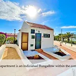 At The Beach, Sunny & 2 Heated Pools, Large Terrace, In Апартаменти Адехе