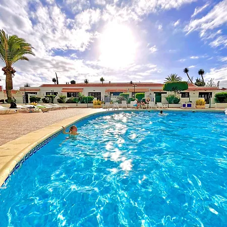 At The Beach, Sunny & 2 Heated Pools, Large Terrace, In Lägenhet Costa Adeje (Tenerife)