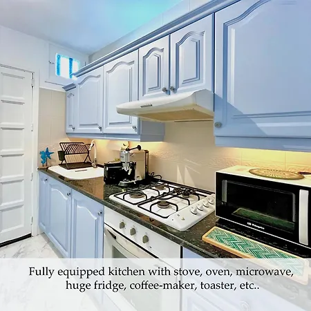 At The Beach, Sunny & 2 Heated Pools, Large Terrace, In Appartement