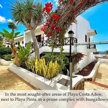 At The Beach, Sunny & 2 Heated Pools, Large Terrace, In Апартаменти *
