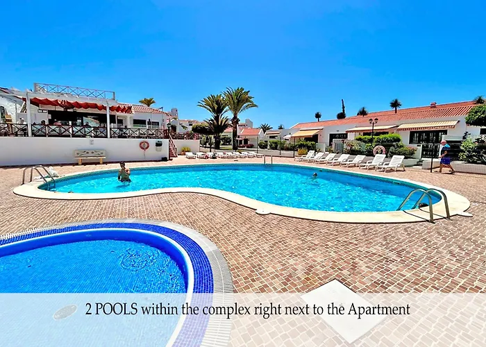 At The Beach, Sunny & 2 Heated Pools, Large Terrace, In Appartement