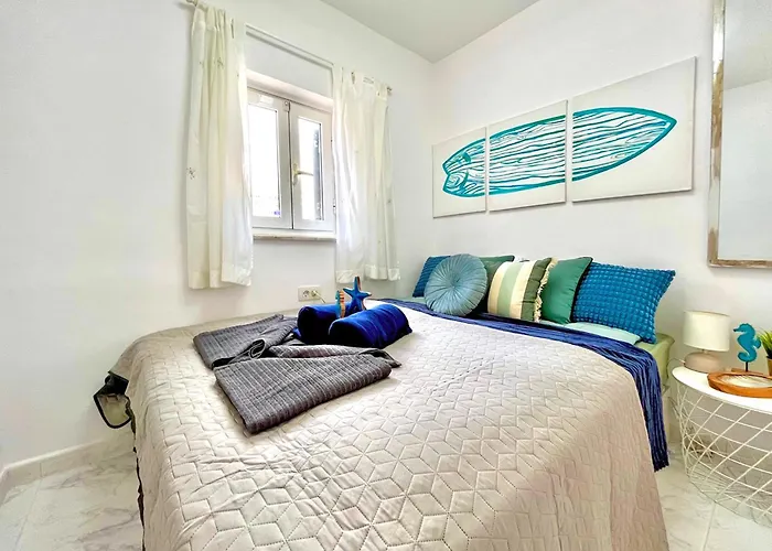 At The Beach, Sunny & 2 Heated Pools, Large Terrace, In Appartement *