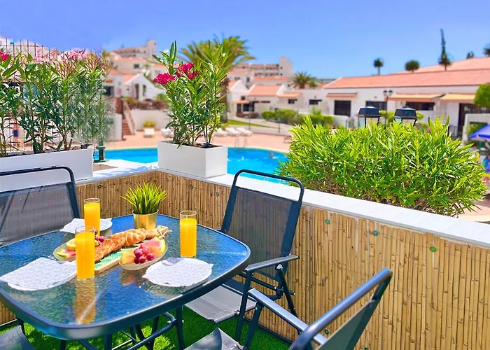 At The Beach, Sunny & 2 Heated Pools, Large Terrace, In Appartement Costa Adeje (Tenerife)