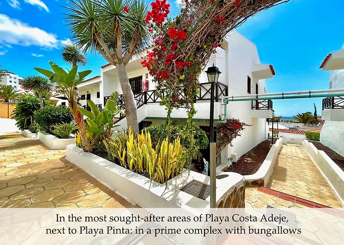 At The Beach, Sunny & 2 Heated Pools, Large Terrace, In Appartement *