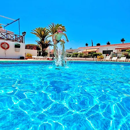 アパート At The Beach, Sunny & 2 Heated Pools, Large Terrace, In アデヘ